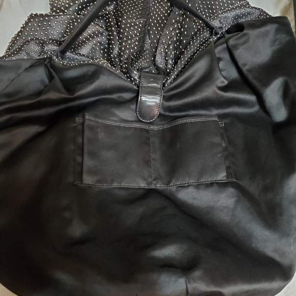 🌟Final🌟Valentino Garavani Black Hobo Shoulderbag w/Silver Studs. - Picture 9 of 11